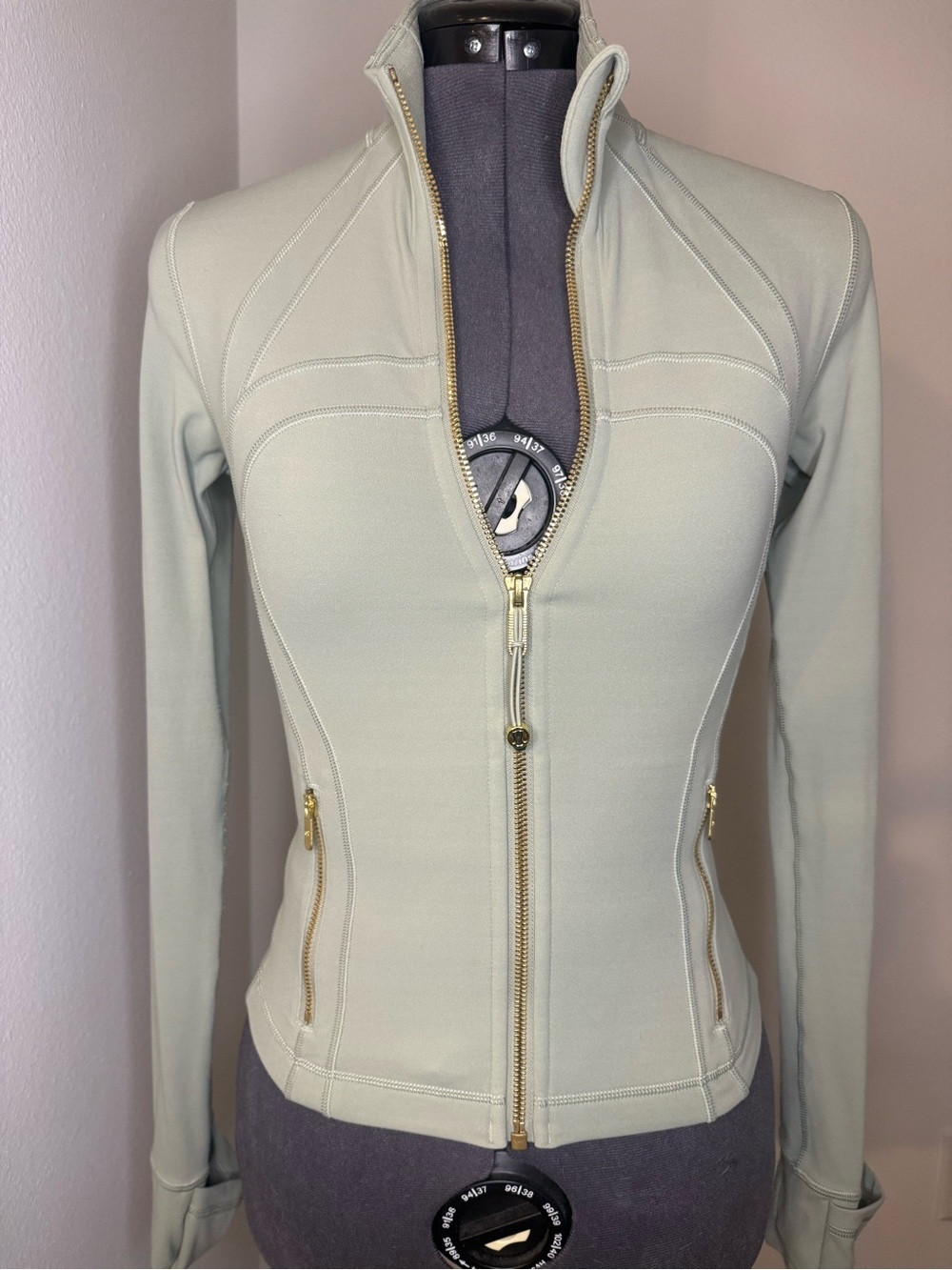 Lululemon Define Jacket Size 4 Sage Green with Gold